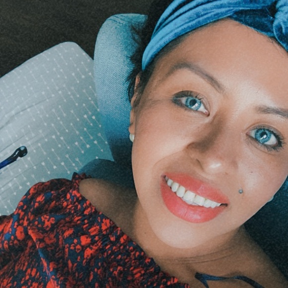 Meet your Posher, Edilsa - Picture 2 of 3